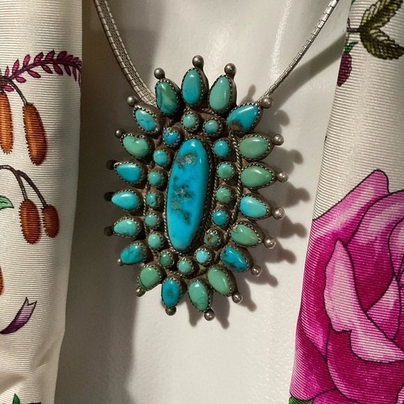 Blue and Silver Turquoise Necklace with Floral Design. Native Made/Signed - Picture 7 of 16